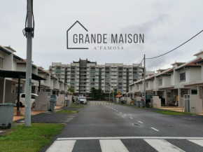 GRANDE MAISON HOMES 2 A'Famosa Golf view Near WATERPARK l UITM l HONDA l Netflix l Self Check in